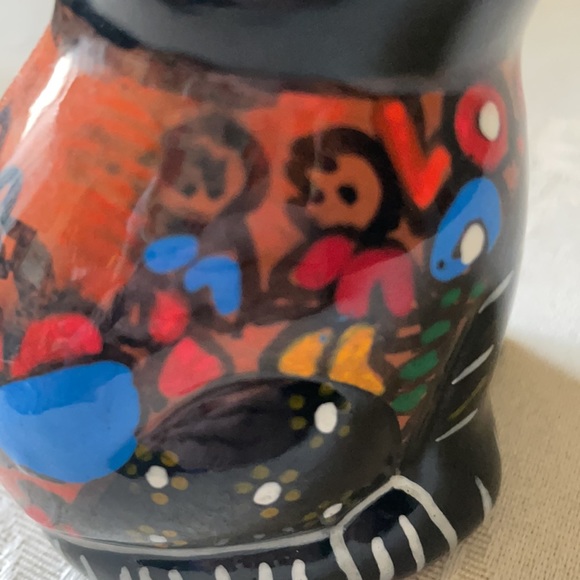 Vintage folk art Mexican hand-painted red ware pottery cat, signed - Picture 7 of 10